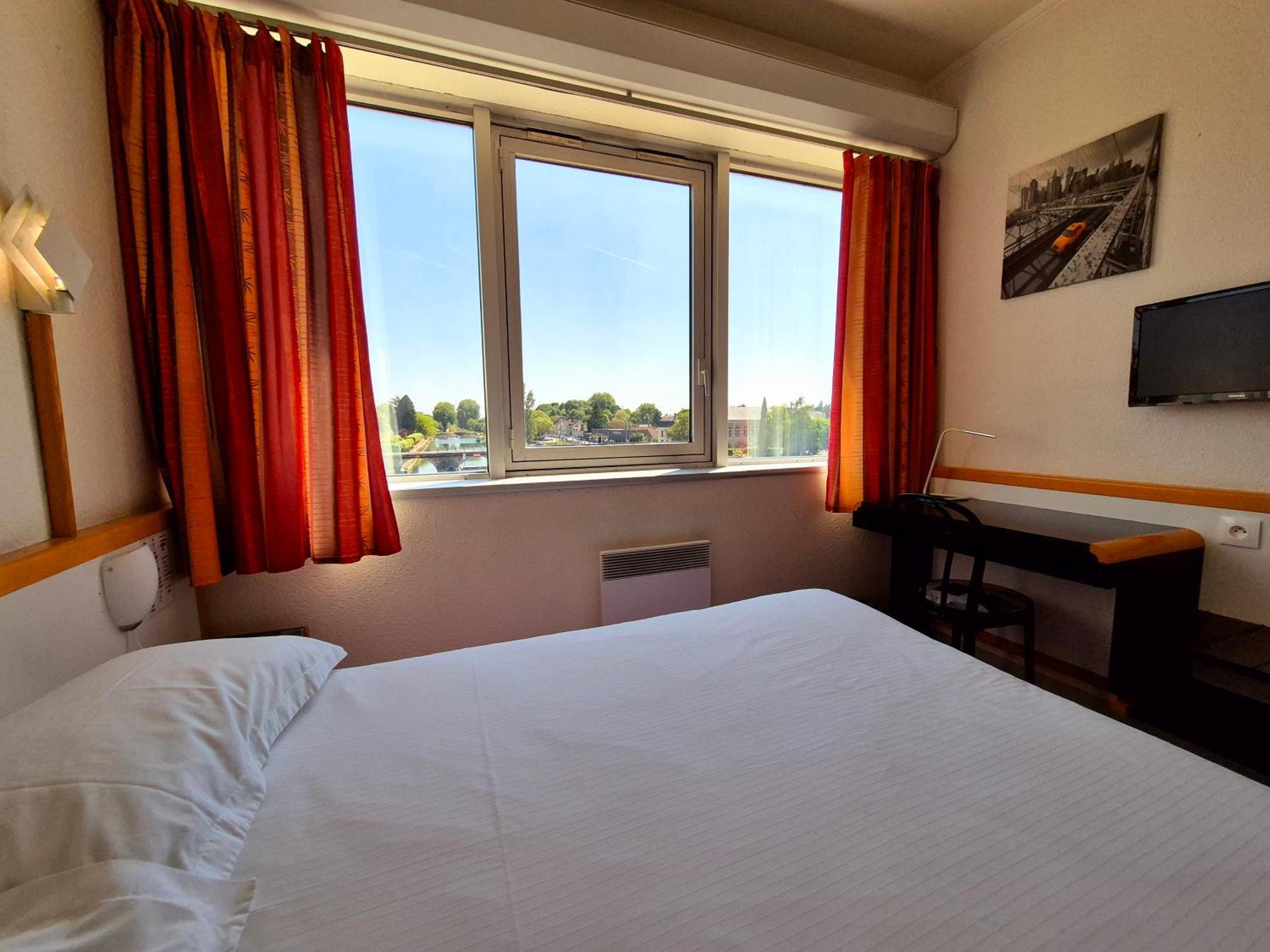 Arche Hotel Vierzon Exterior foto